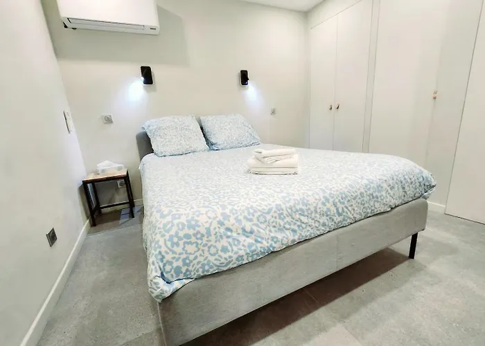 La Fourmi Azureenne - Dans Le Vieil *